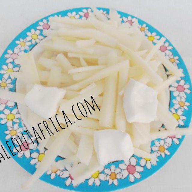 Freshly Made Tapioca - Editaiwa - Cassava chips/coconuts